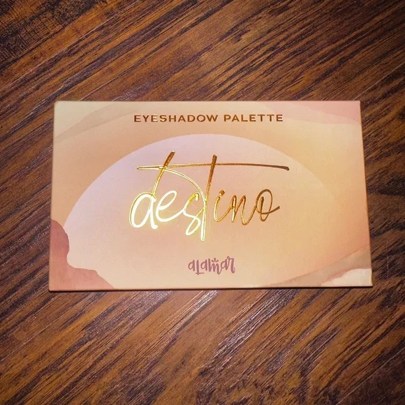 NIB- Destino Eyeshadow Palette - Picture 2 of 3
